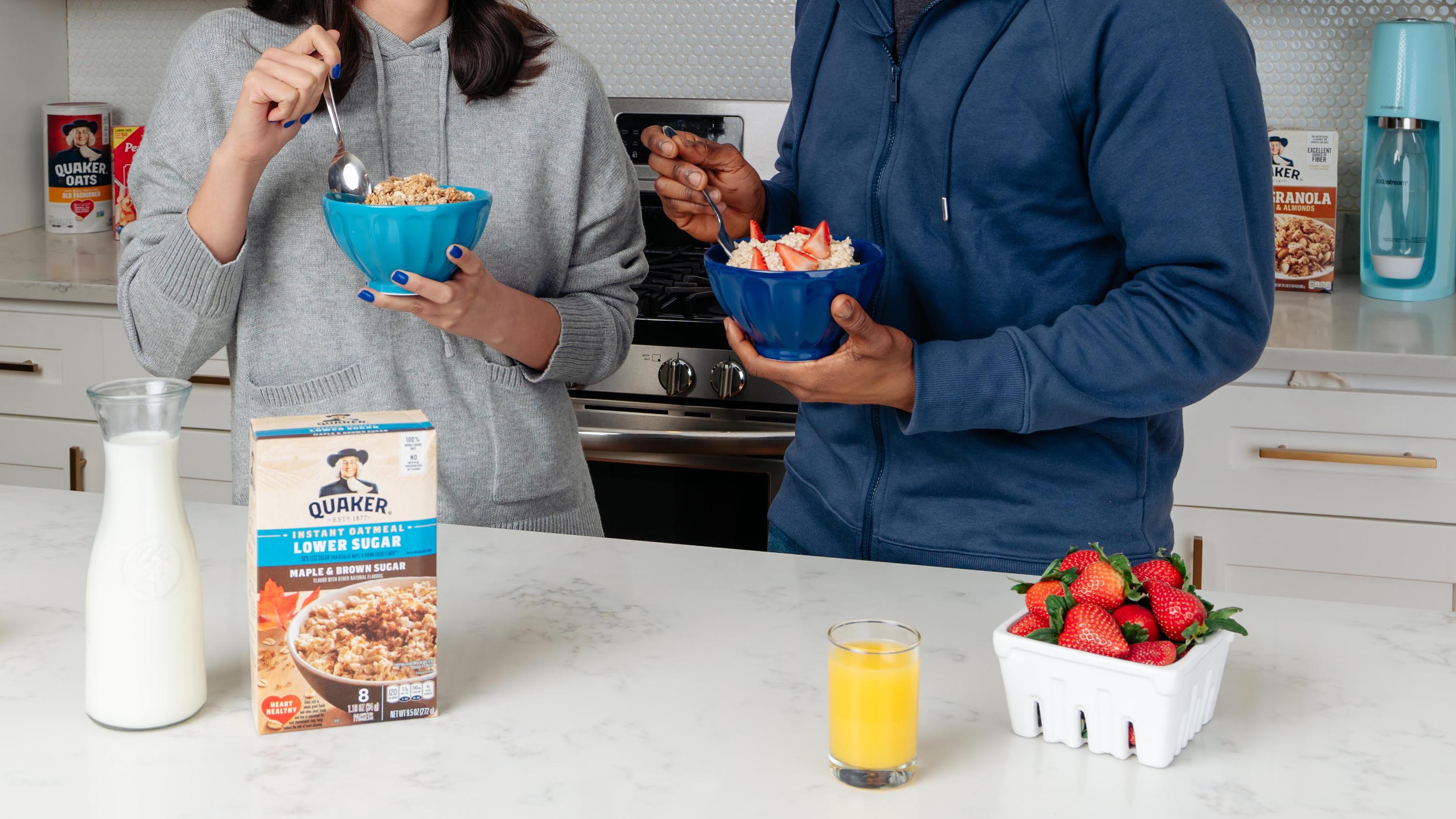 Couple eating a healthy breakfast 